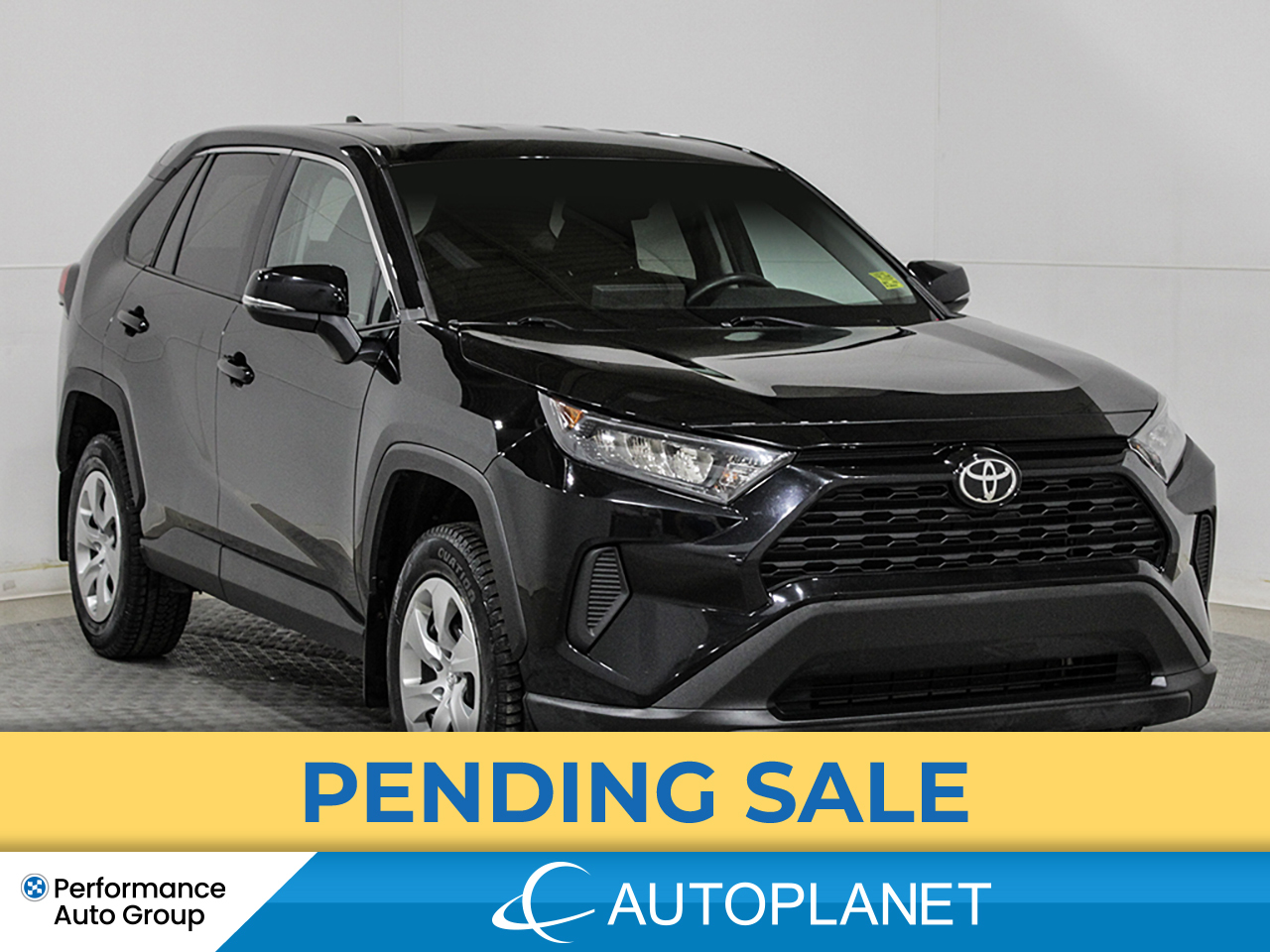 2022 Toyota RAV4 LE AWD, Back Up Cam, Heated Seats, Apple CarPlay!