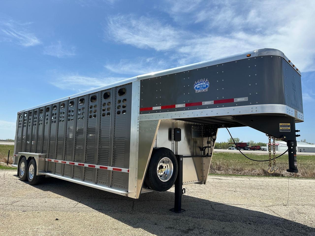 2025 Wilson Trailer 24' Wilson Ranch Hand