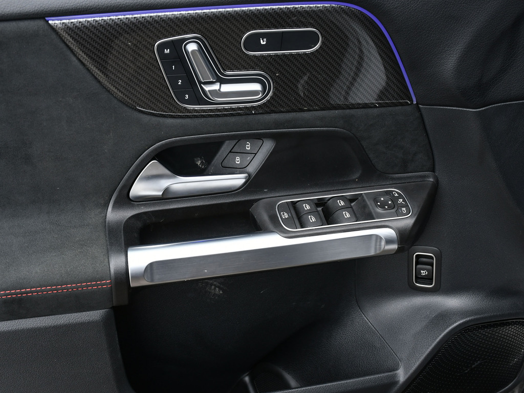 2024 Mercedes-Benz GLB 250 4MATIC, Toronto, Cash