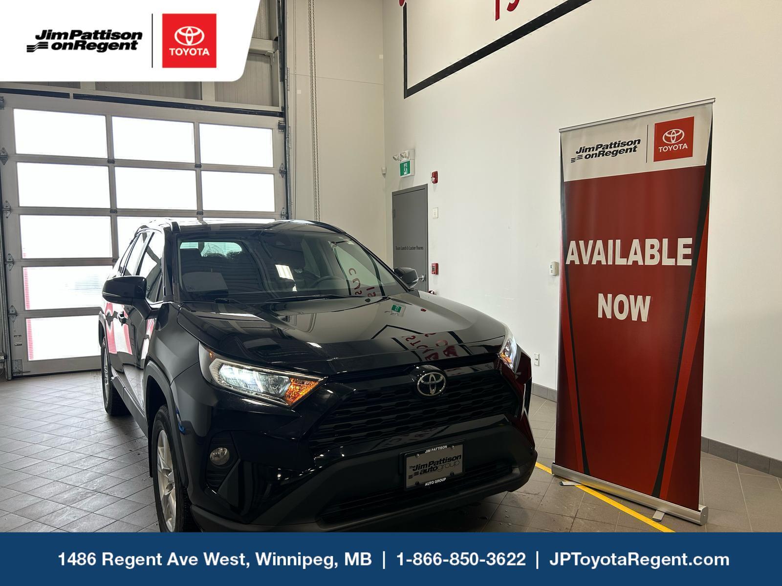 2021 Toyota RAV4 XLE AWD |LOCAL MANITOBA TRADE|