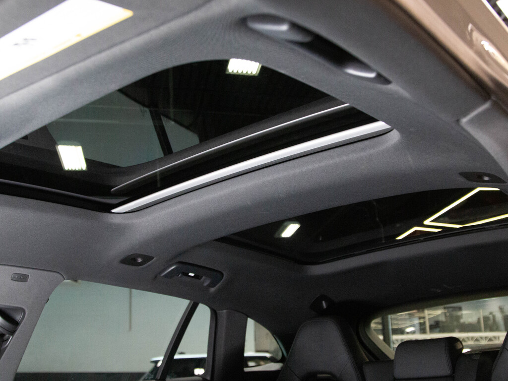 2022 Porsche Panamera Sport Turismo 4, Toronto, Cash