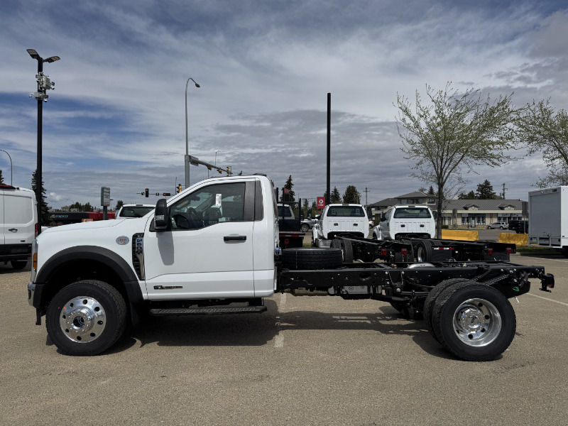 2025 Ford Super Duty F-600 DRW XLT