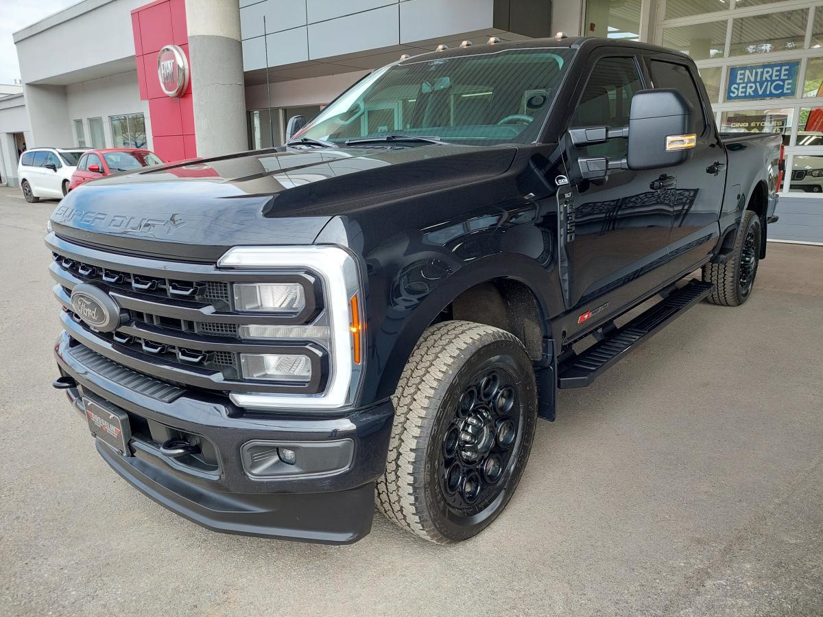 2024 Ford F-350 XLT cabine 5 places 4RM caisse de 6,75 pi