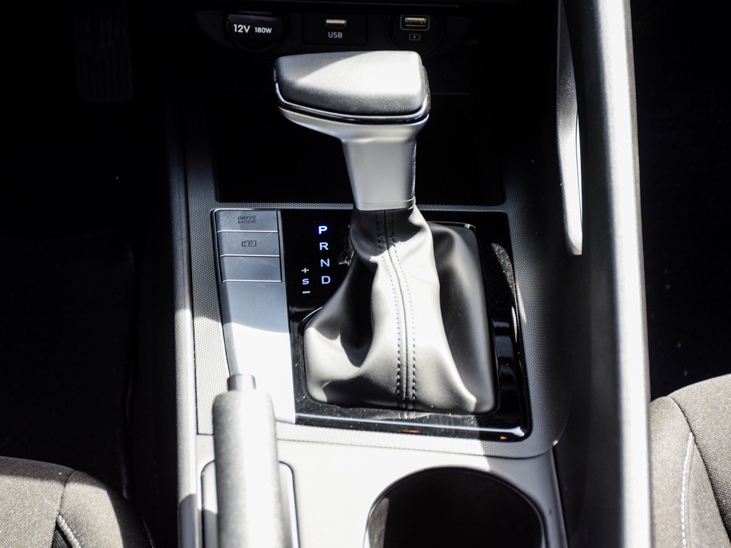 2023 Hyundai Elantra Preferred IVT, Toronto, Cash
