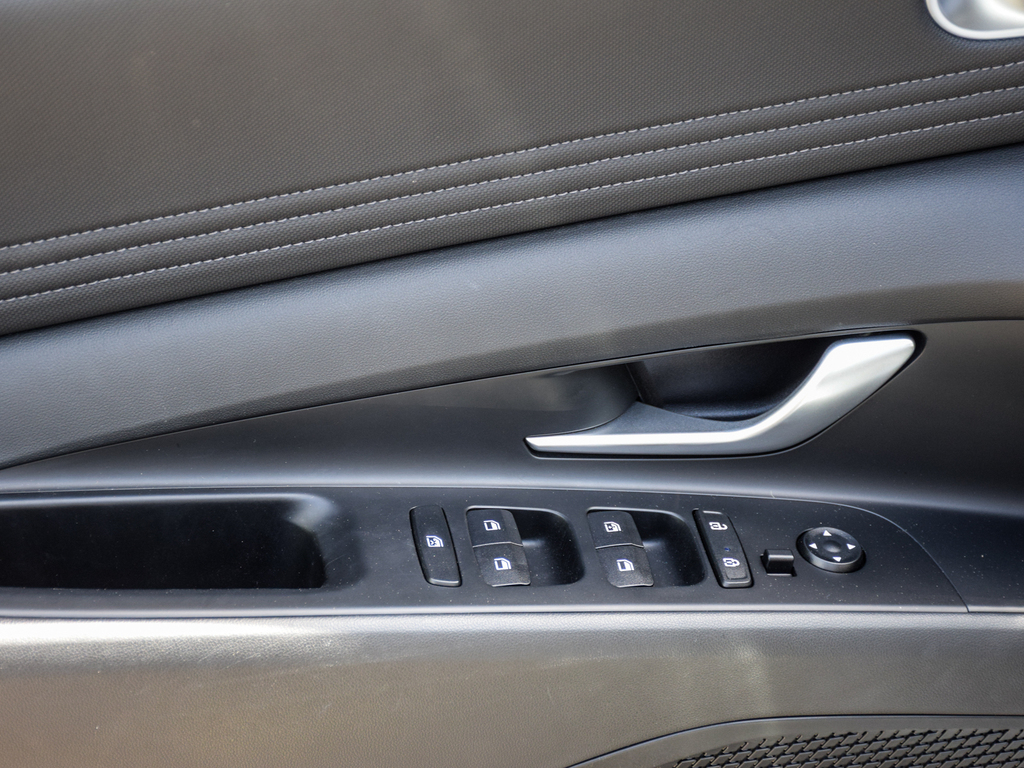 2023 Hyundai Elantra Preferred IVT, Toronto, Cash