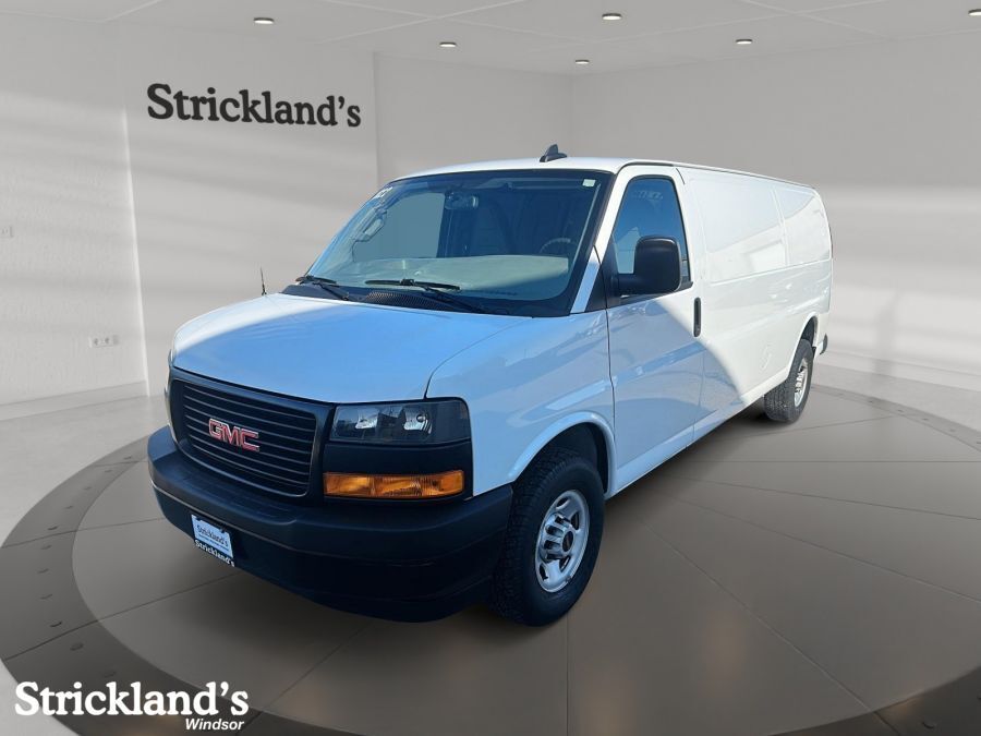 2022 GMC Savana 2500 155 Van