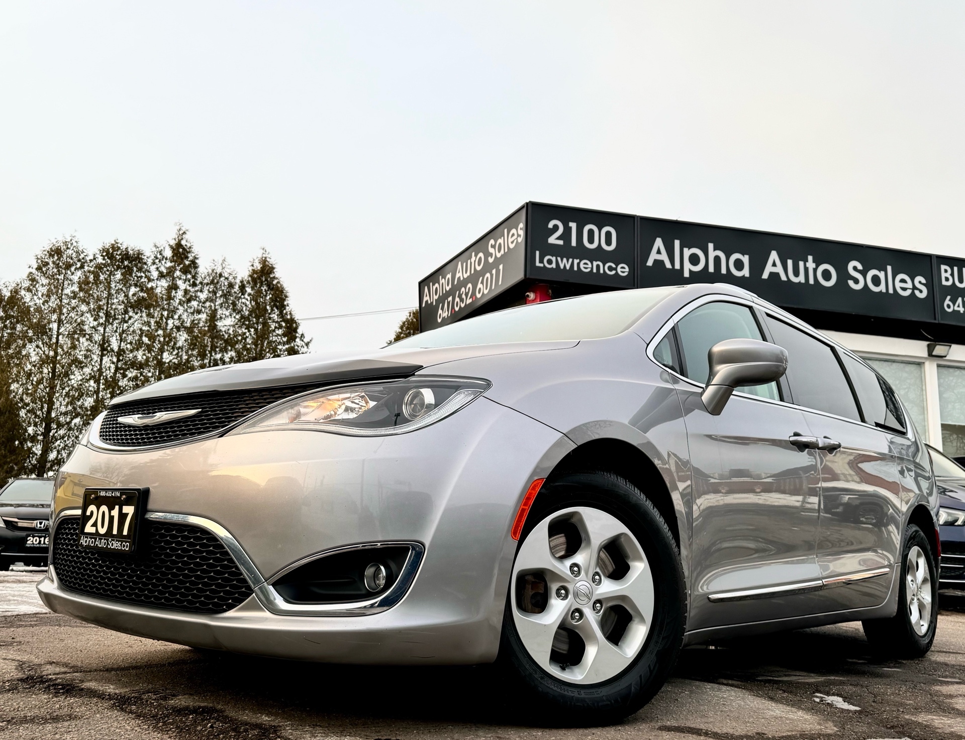 2017 Chrysler Pacifica Touring-L Plus|POWER SLIDING DOORS|LEATHER|CAMERA|