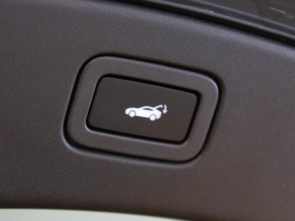 2022 Jaguar F-TYPE P575 R, Toronto, Cash