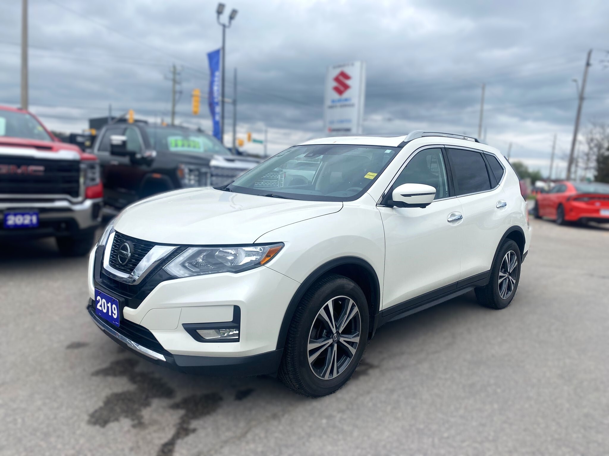 2019 Nissan Rogue AWD SV ~Bluetooth ~Backup Cam ~NAV ~Heated Seats