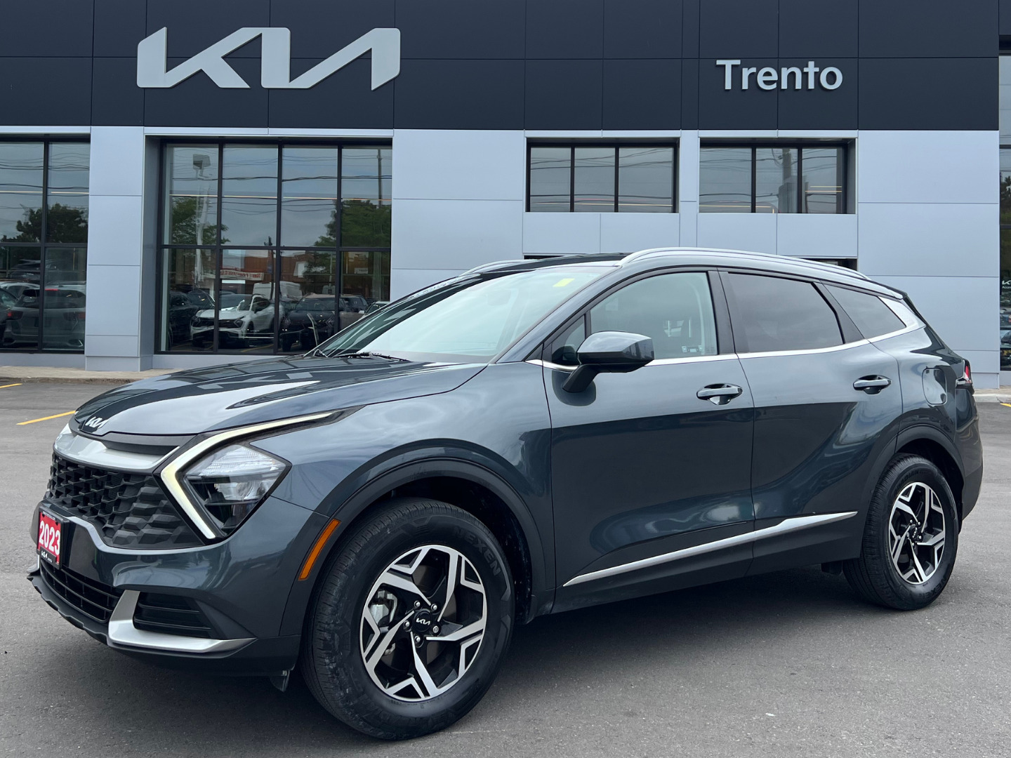 2023 Kia Sportage LX AWD Trim Pkg. | Apple Carplay | Heated Seats  