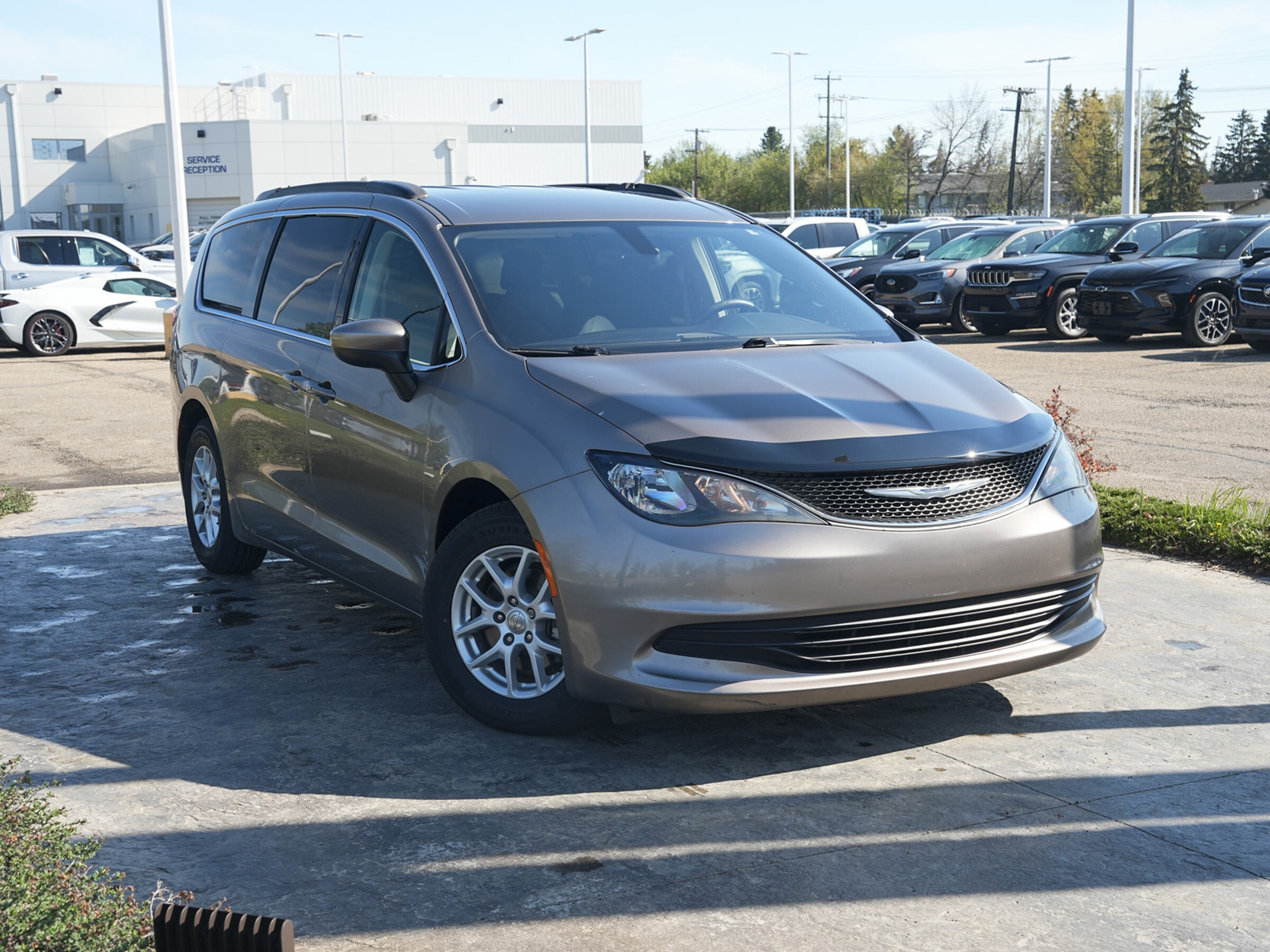 2017 Chrysler Pacifica Touring, 8 Seat, Cloth, Tow Group