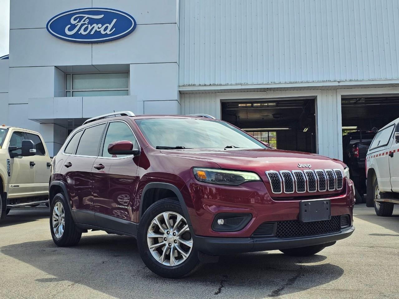 2019 Jeep Cherokee North *Power seats, Windows + Alloy wheels*