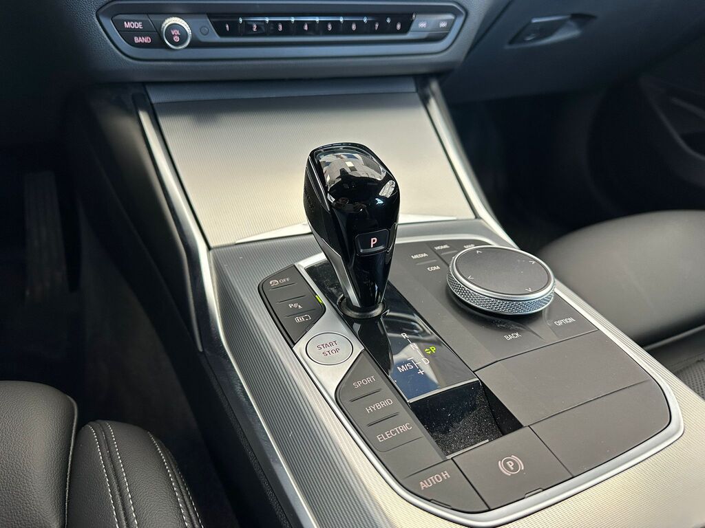 2022 BMW 330e xDrive, Vancouver, Cash