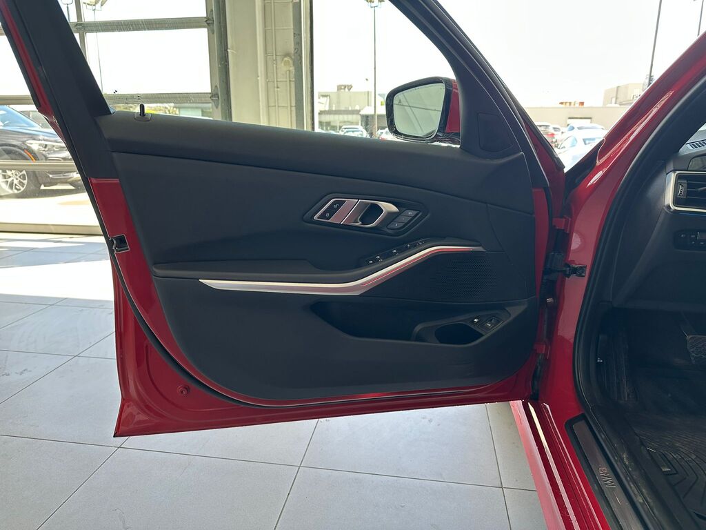 2022 BMW 330e xDrive, Vancouver, Cash