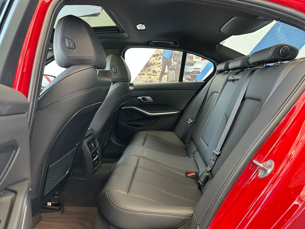2022 BMW 330e xDrive, Vancouver, Cash