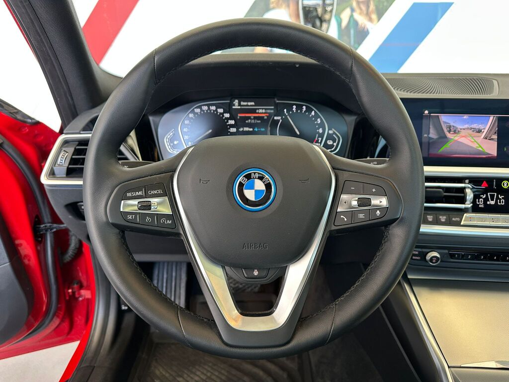 2022 BMW 330e xDrive, Vancouver, Cash
