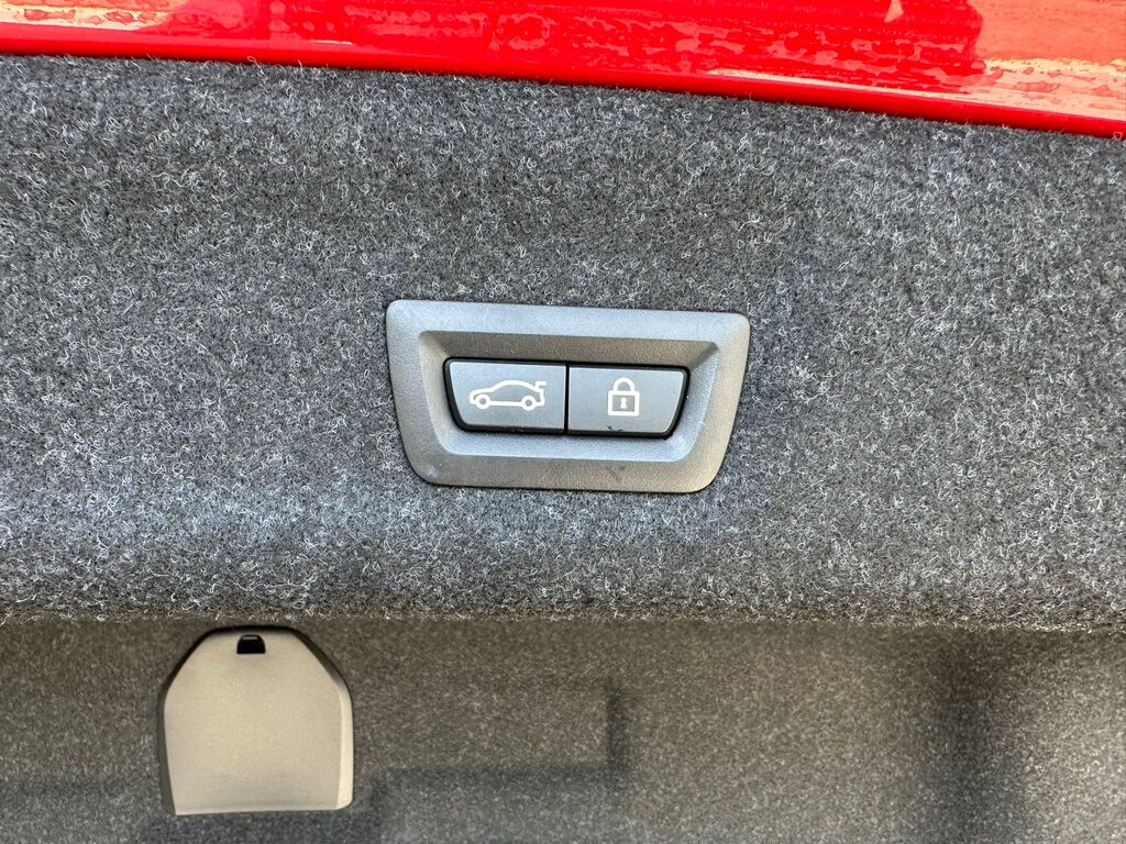 2022 BMW 330e xDrive, Vancouver, Cash