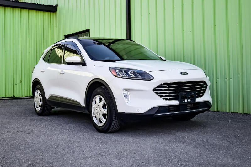 2021 Ford Escape Titanium AWD  • SUNROOF • NAV • HEATED SEATS