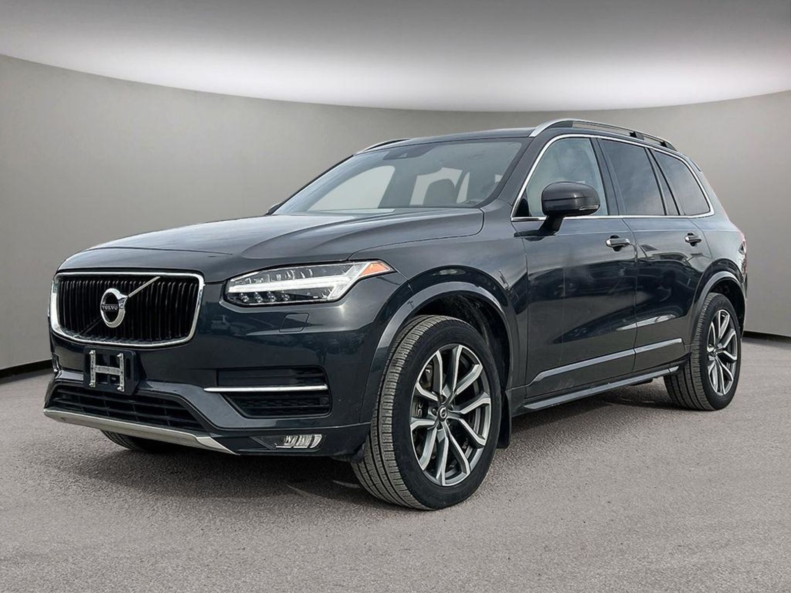 2017 Volvo XC90 T6 Momentum