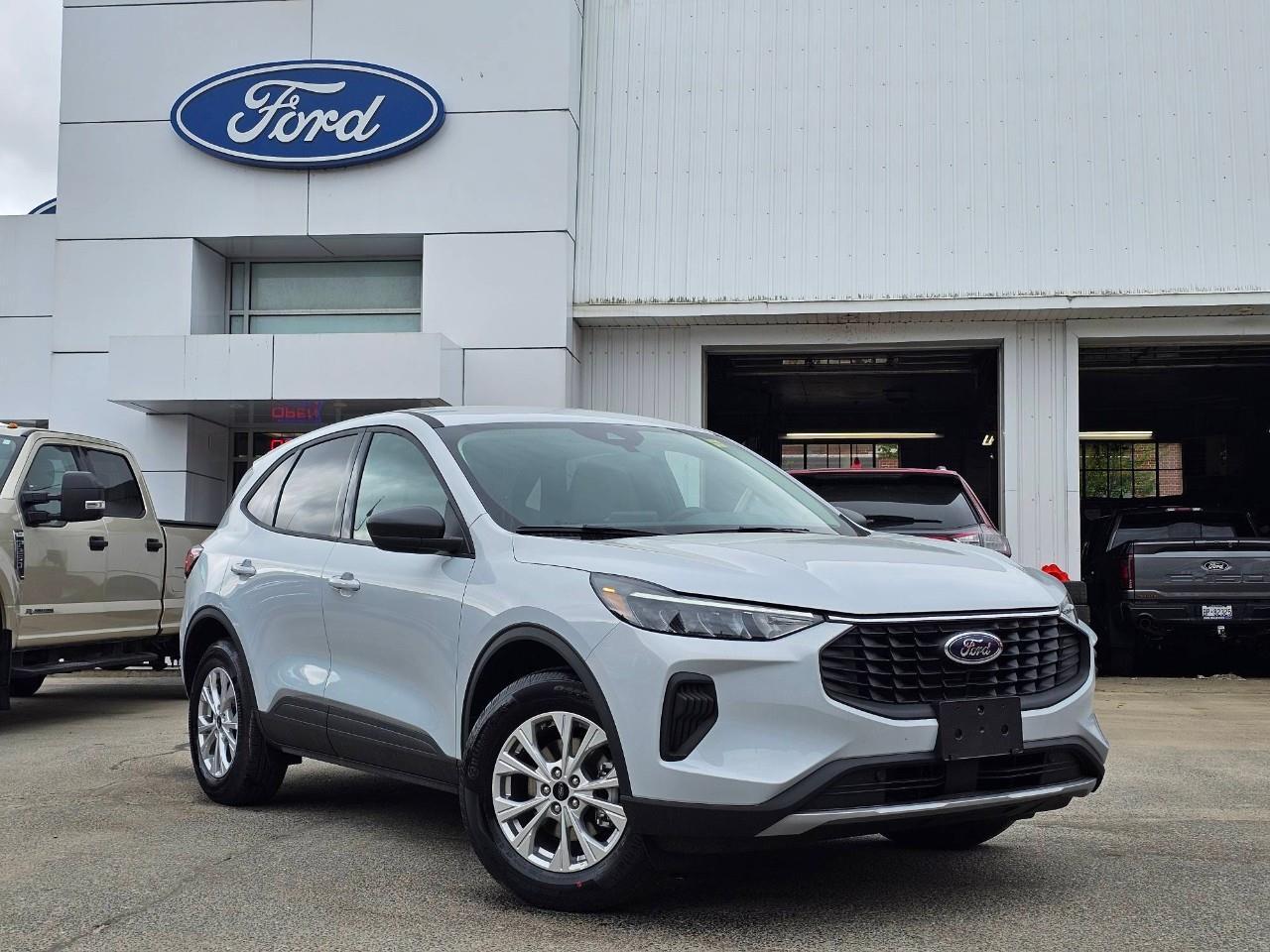 2025 Ford Escape Active *Heated seats, Alloy wheels + Car play*