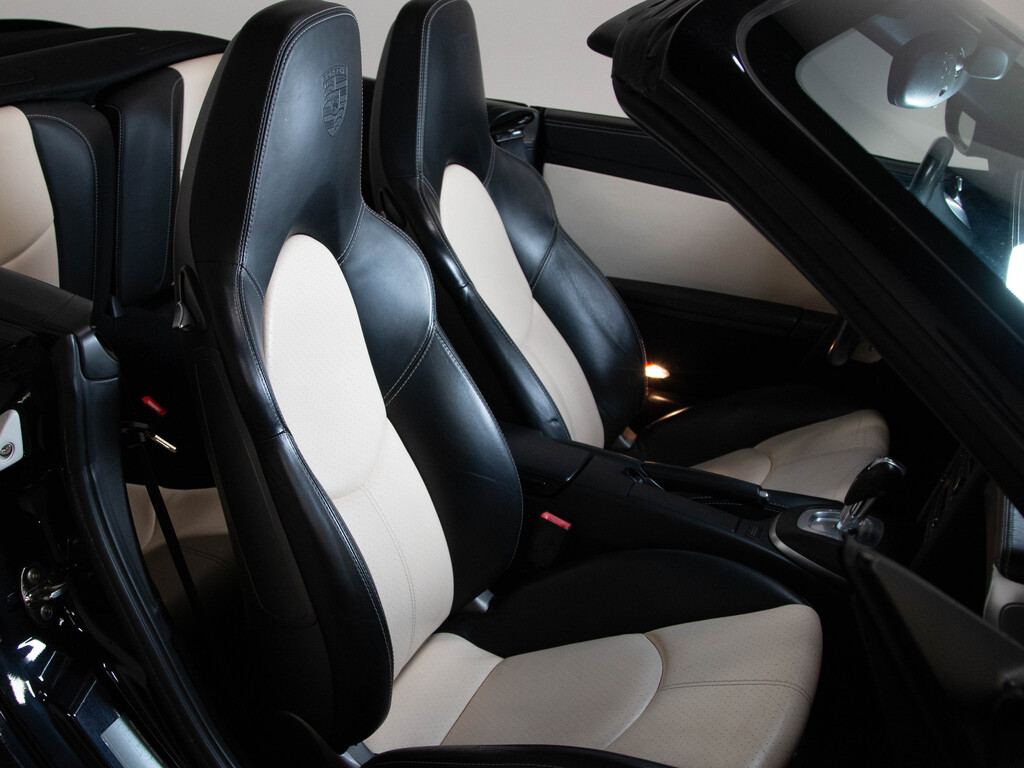 2012 Porsche 911 S TURBO   BOSE   SOFT TOP   19"RIM   2 TONE INT., Toronto, Cash