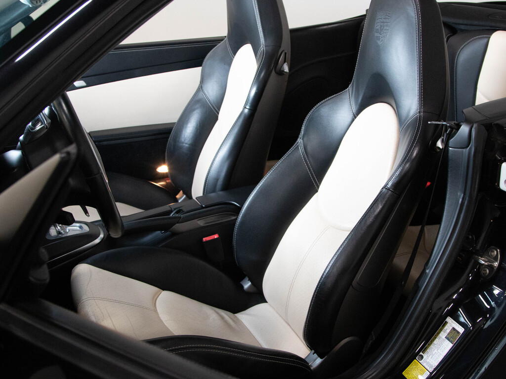 2012 Porsche 911 S TURBO   BOSE   SOFT TOP   19"RIM   2 TONE INT., Toronto, Cash