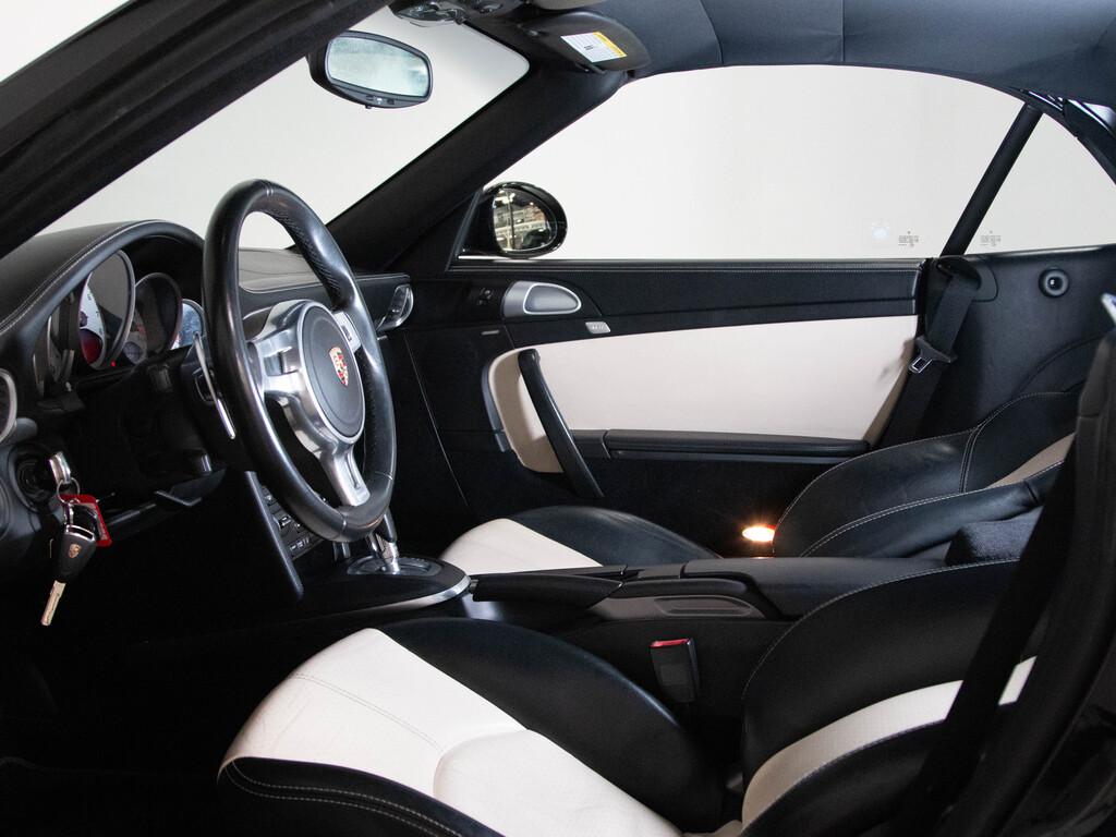 2012 Porsche 911 S TURBO   BOSE   SOFT TOP   19"RIM   2 TONE INT., Toronto, Cash