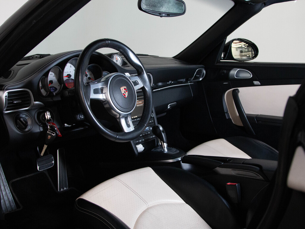 2012 Porsche 911 S TURBO   BOSE   SOFT TOP   19"RIM   2 TONE INT., Toronto, Cash