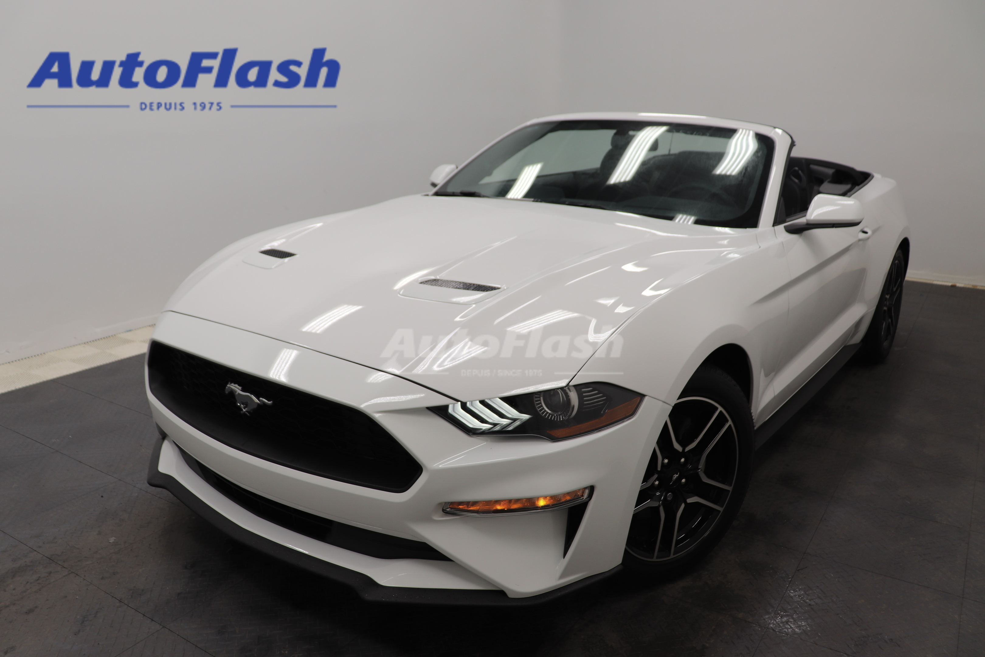 2020 Ford Mustang ECOBOOST, DECAPOTABLE, CAMERA, CARPLAY
