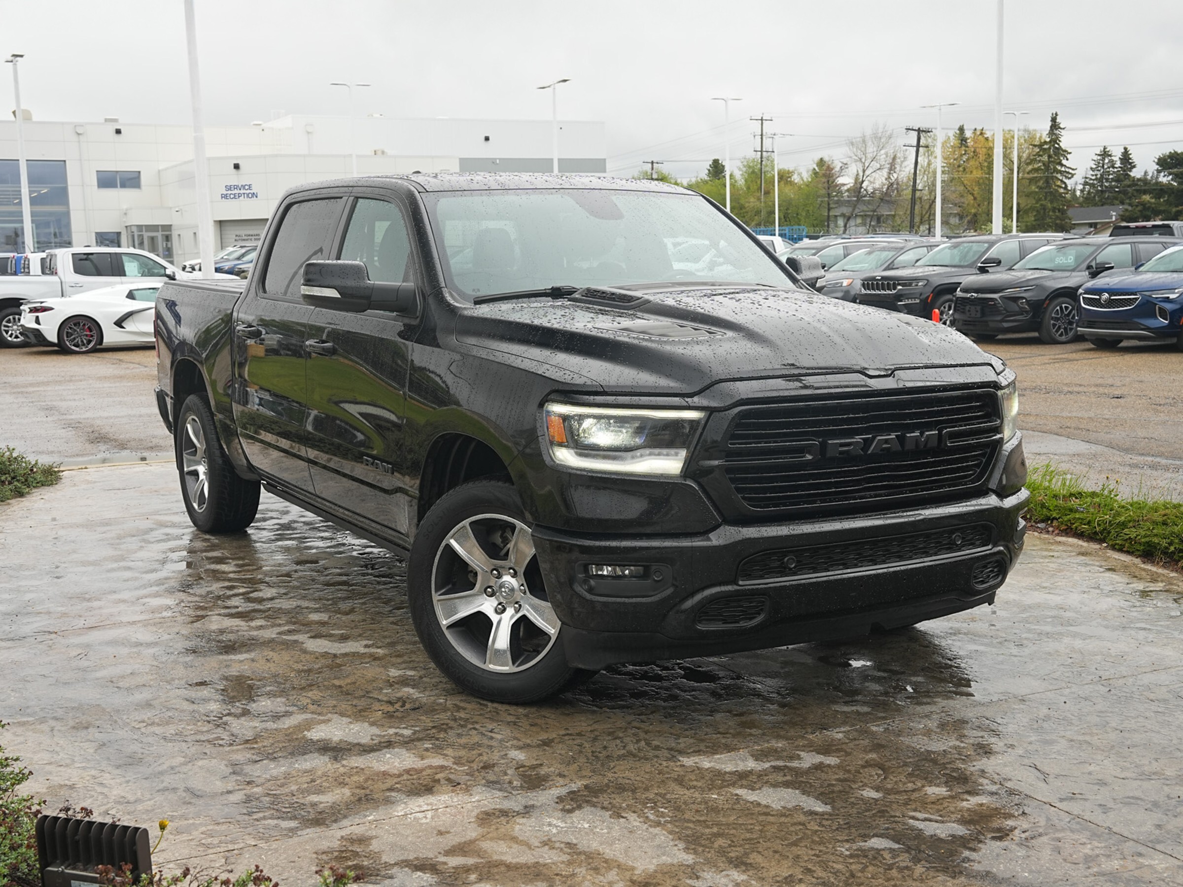 2019 Ram 1500 Sport 4x4 Crew, Leather, Nav, Power Steps