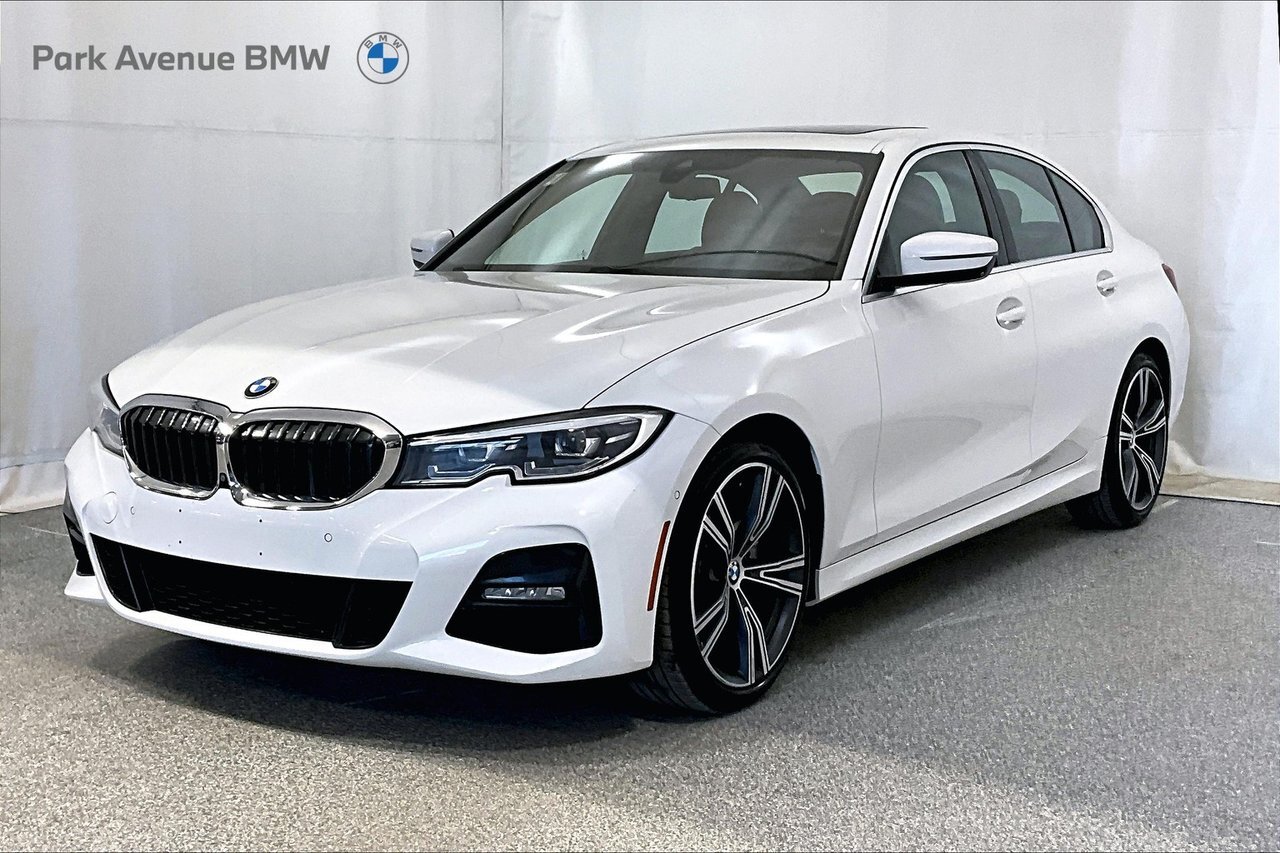 2020 BMW 3 Series 330i xDrive Premium Essential // M sport / Premium
