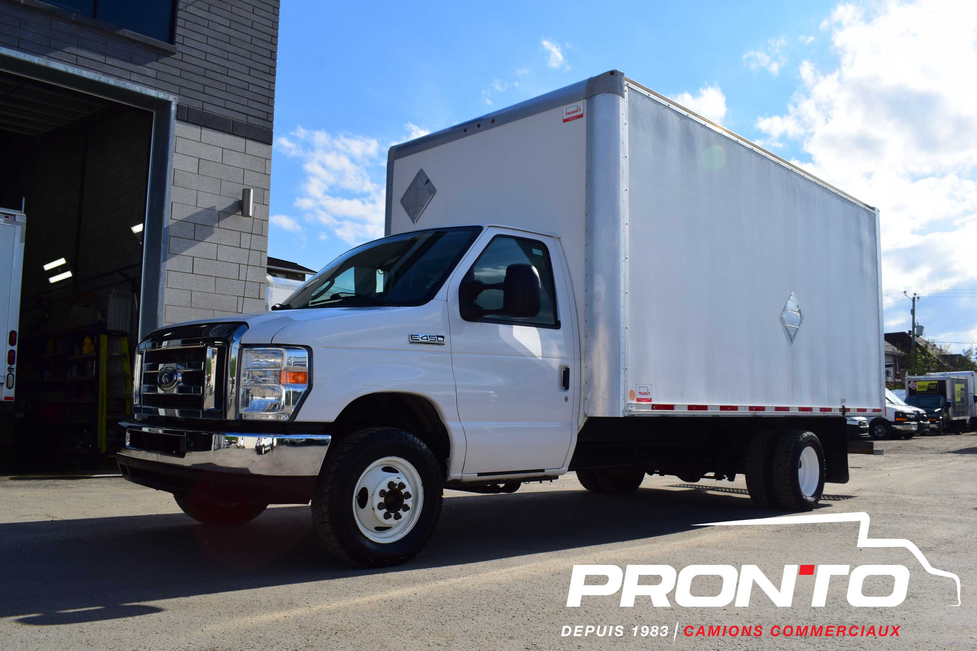 2018 Ford E-Series Cutaway E-450 ** Cube 16 pieds ** Superbe Condition **