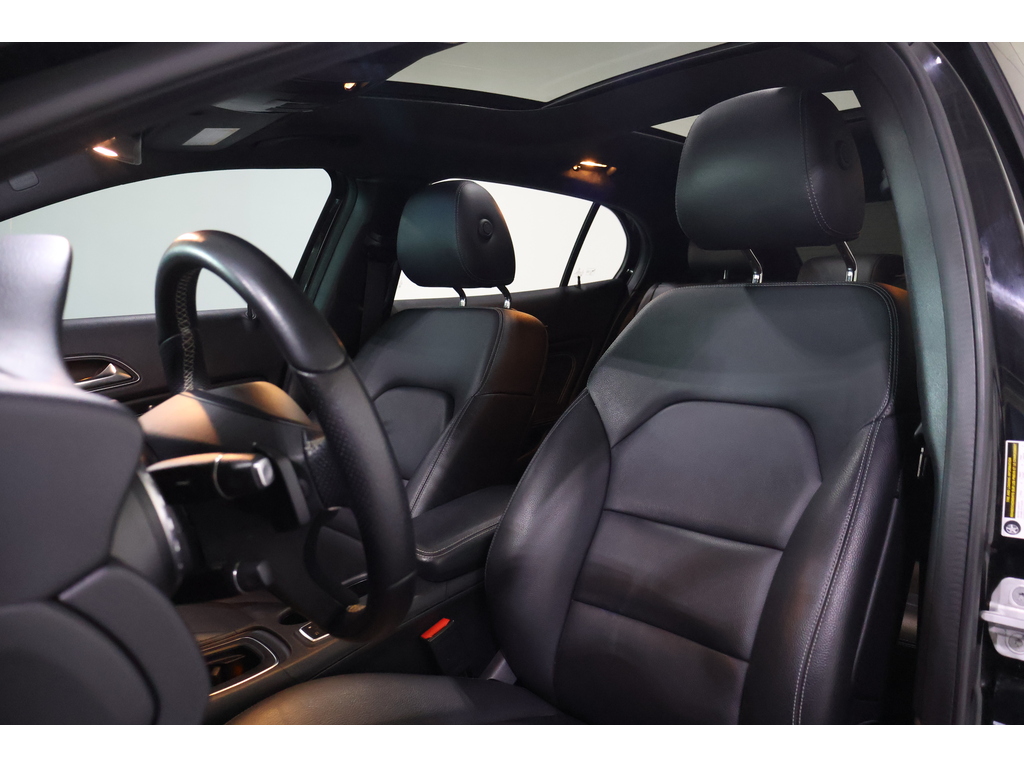 2016 Mercedes-Benz GLA 250 4MATIC, Toronto, Cash