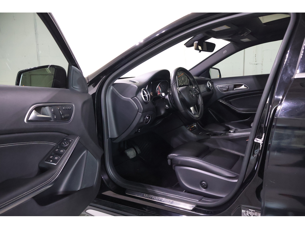 2016 Mercedes-Benz GLA 250 4MATIC, Toronto, Cash