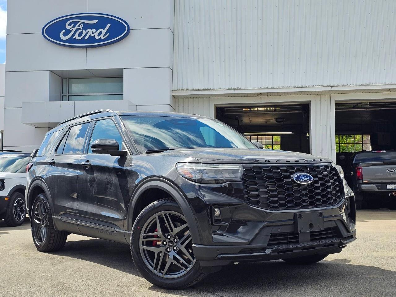 2025 Ford Explorer ST-Line *Heated seats/ Power seats + Alloy wheels*