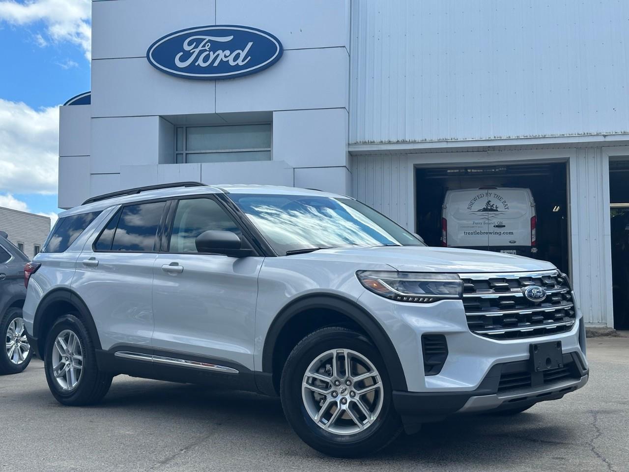 2025 Ford Explorer Active *Heated seats, Power seats + Navigation*