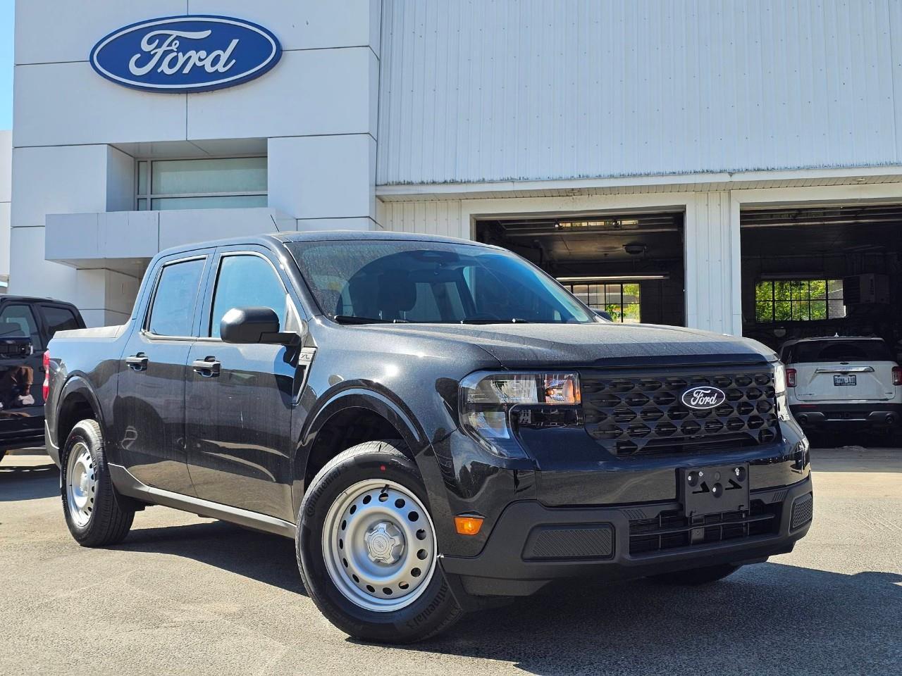 2025 Ford Maverick XL *Power windows, Car Play + Bluetooth connection