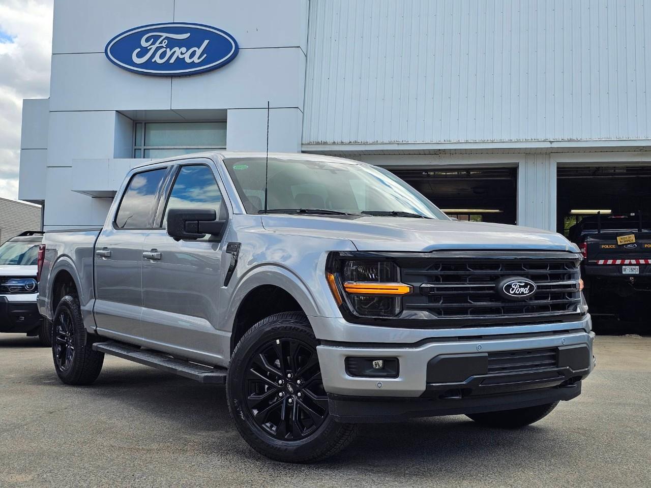 2025 Ford F-150 XLT *Bluetooth connection, Power windows + Backup 