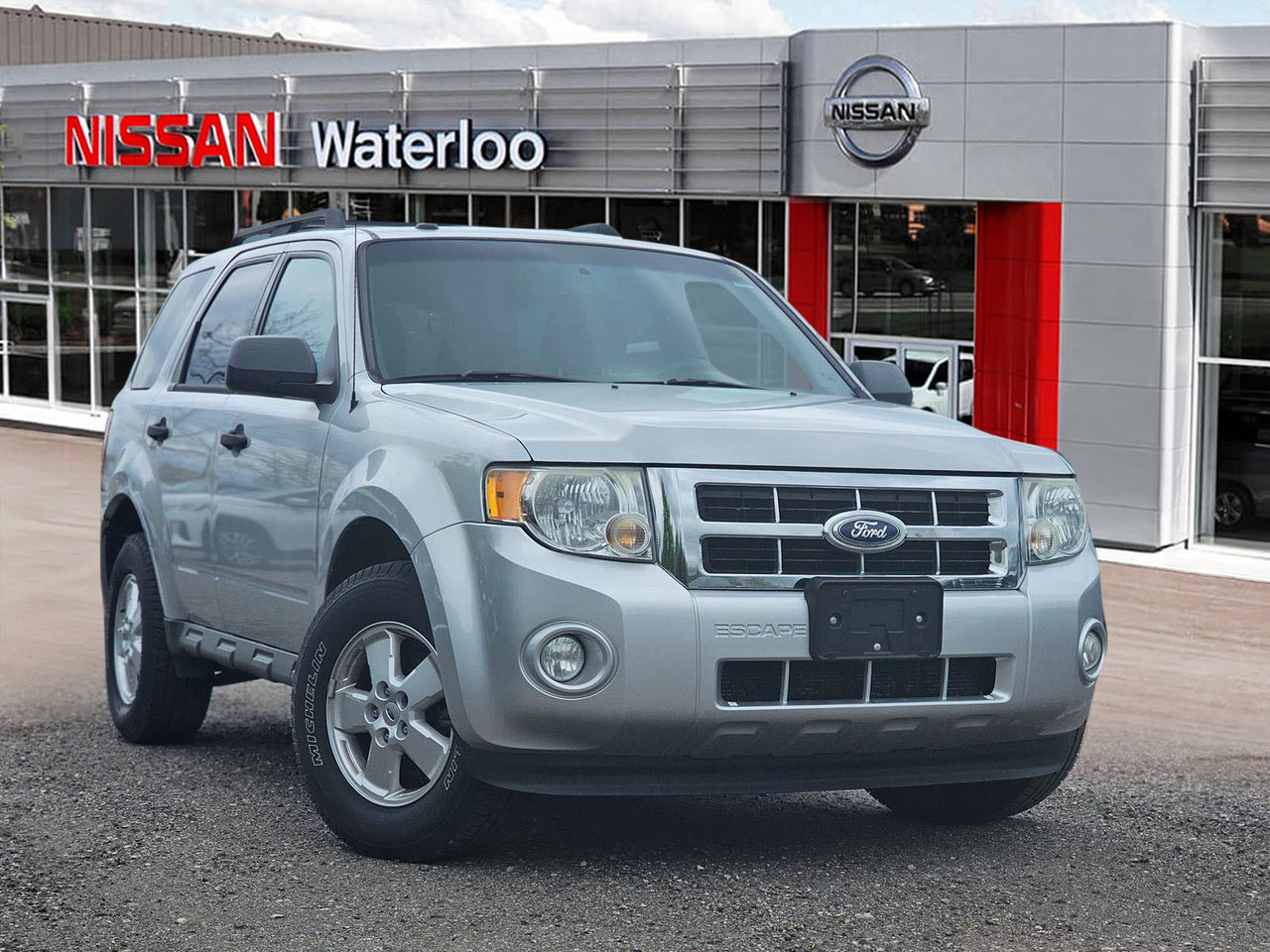 2010 Ford Escape XLT 2.5L 4 CYL 4X4 !!! NO ACCIDENTS !!! SOLD AS IS