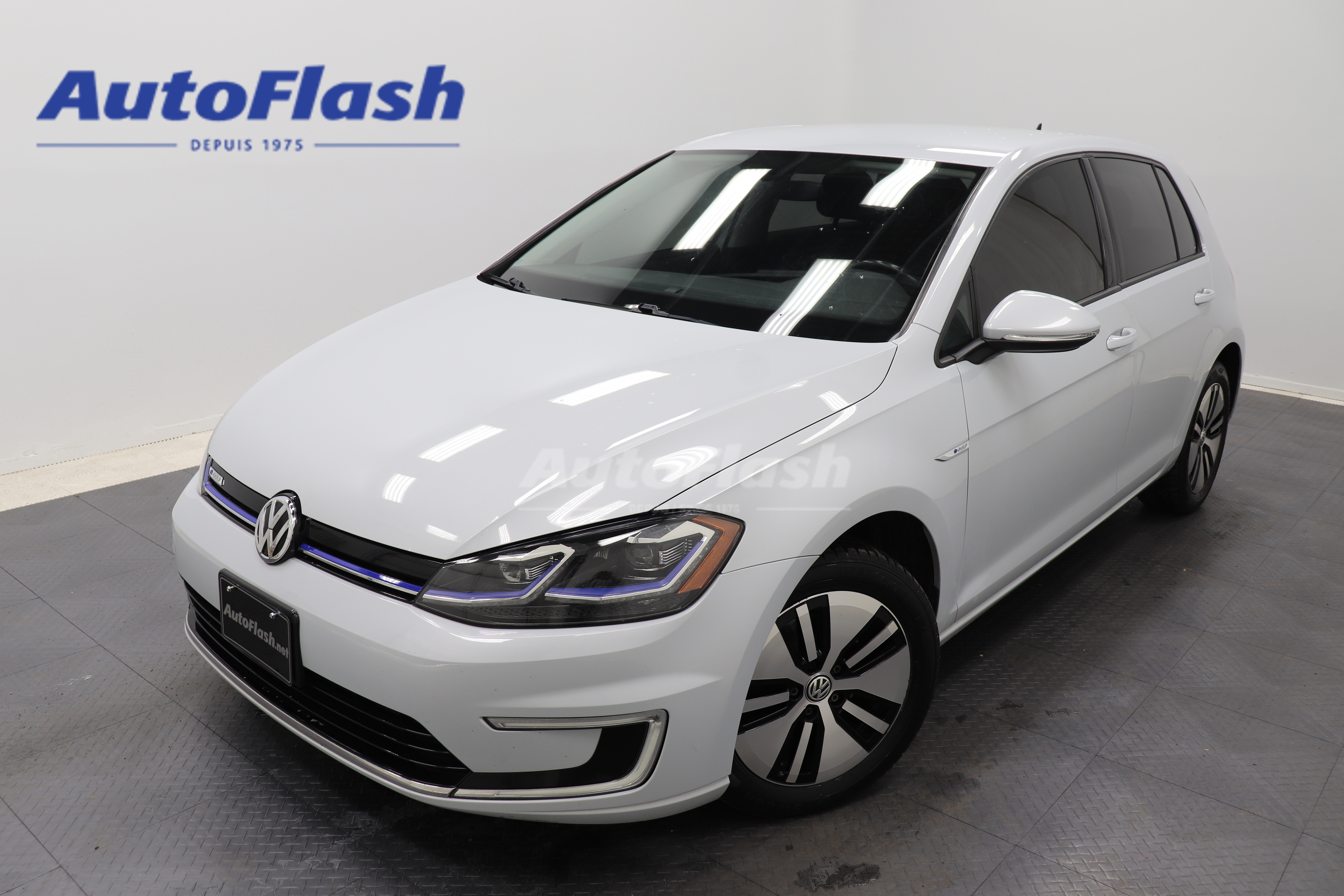 2017 Volkswagen E-Golf COMFORTLINE, ELECTRIC, CARPLAY, SIEGES CHAUFF