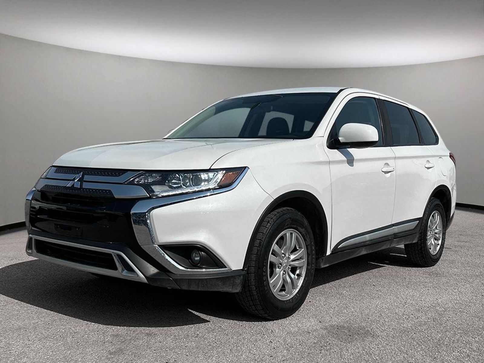 2020 Mitsubishi Outlander ES | Local MB Vehicle | AWD | Bluetooth | Backup C