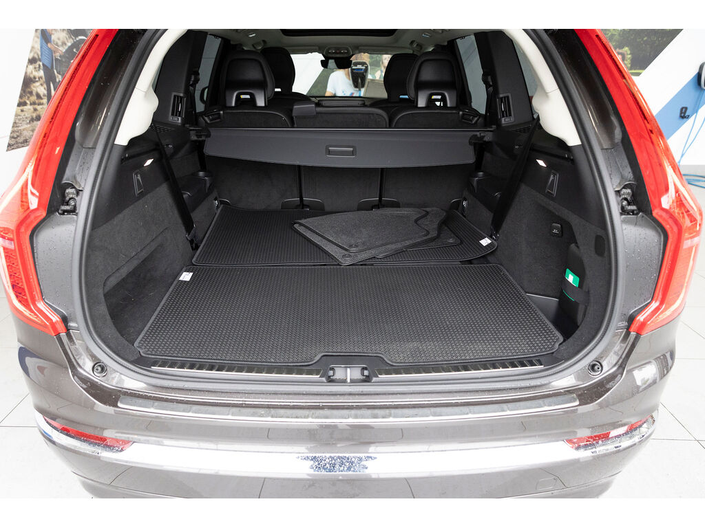 2025 Volvo XC90 B6 Ultra Bright Theme, Vancouver, Cash