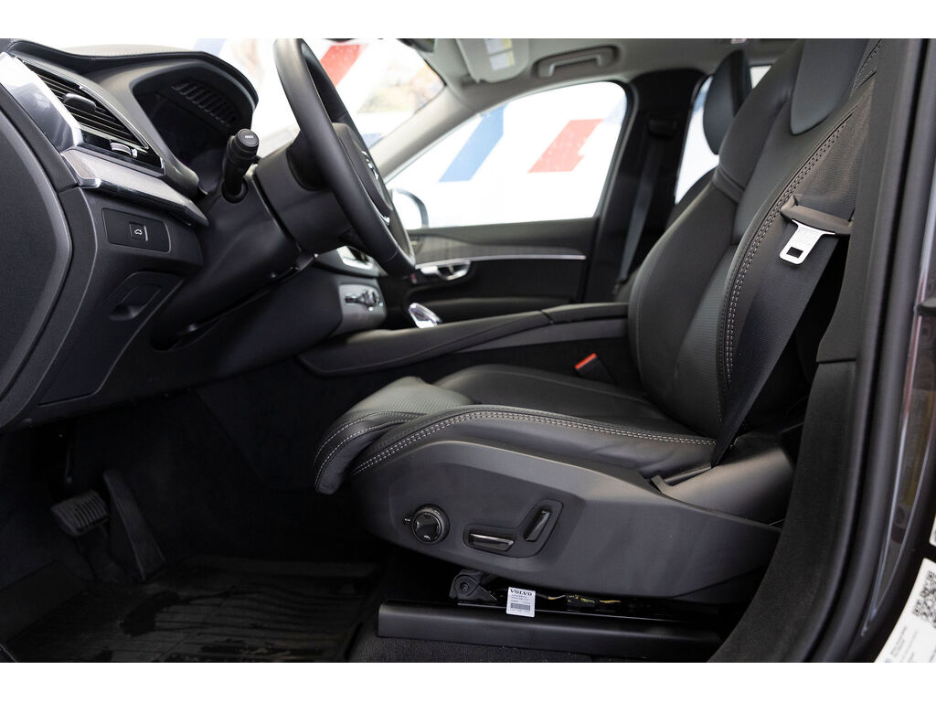 2025 Volvo XC90 B6 Ultra Bright Theme, Vancouver, Cash