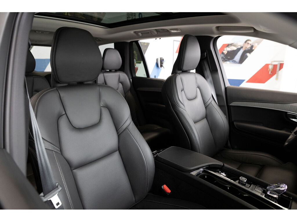 2025 Volvo XC90 B6 Ultra Bright Theme, Vancouver, Cash