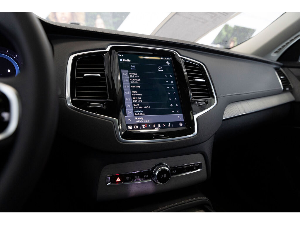 2025 Volvo XC90 B6 Ultra Bright Theme, Vancouver, Cash
