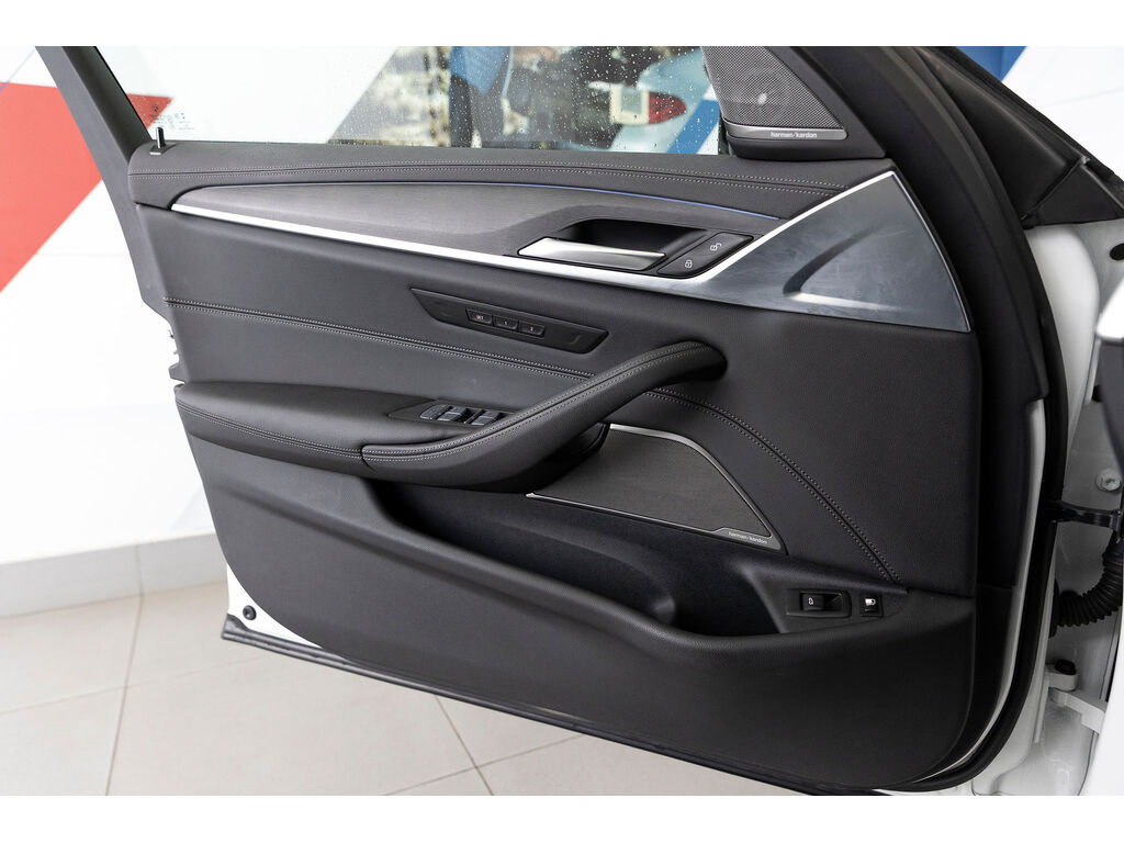 2022 BMW 530e xDrive, Vancouver, Cash