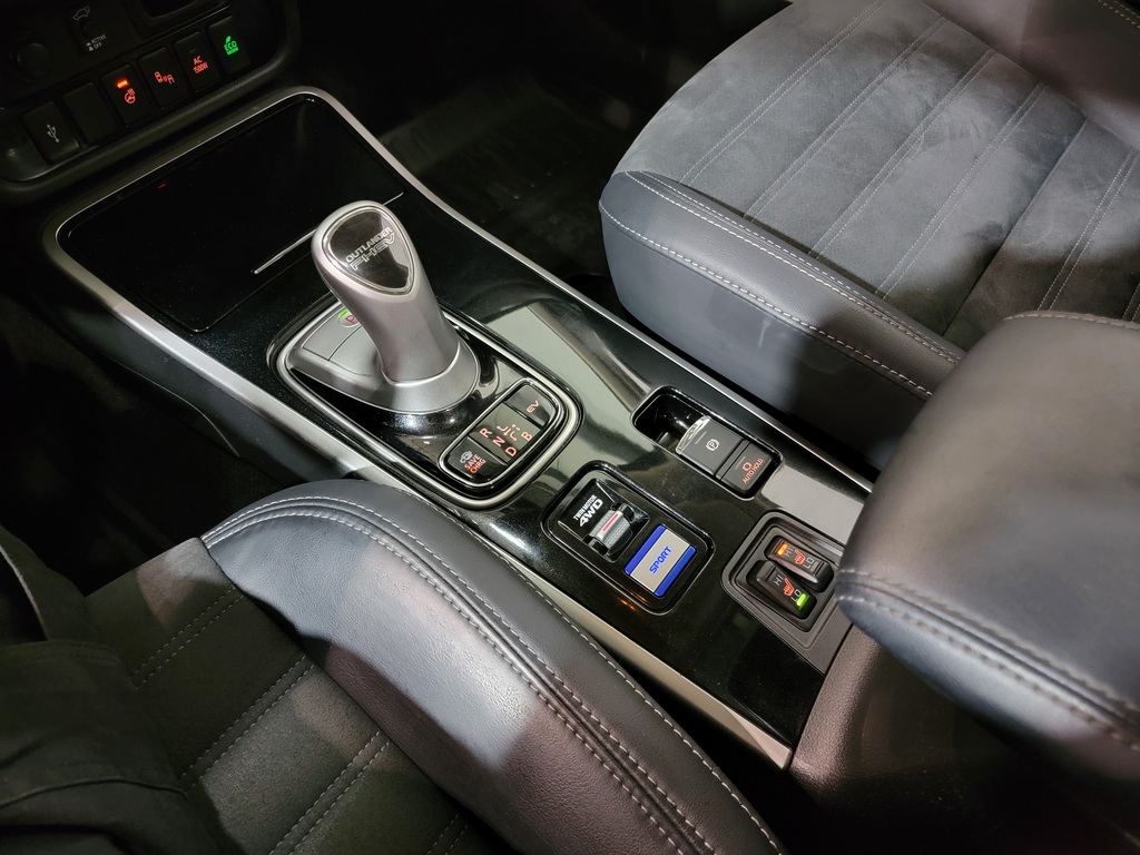 Mitsubishi Outlander PHEV 2022