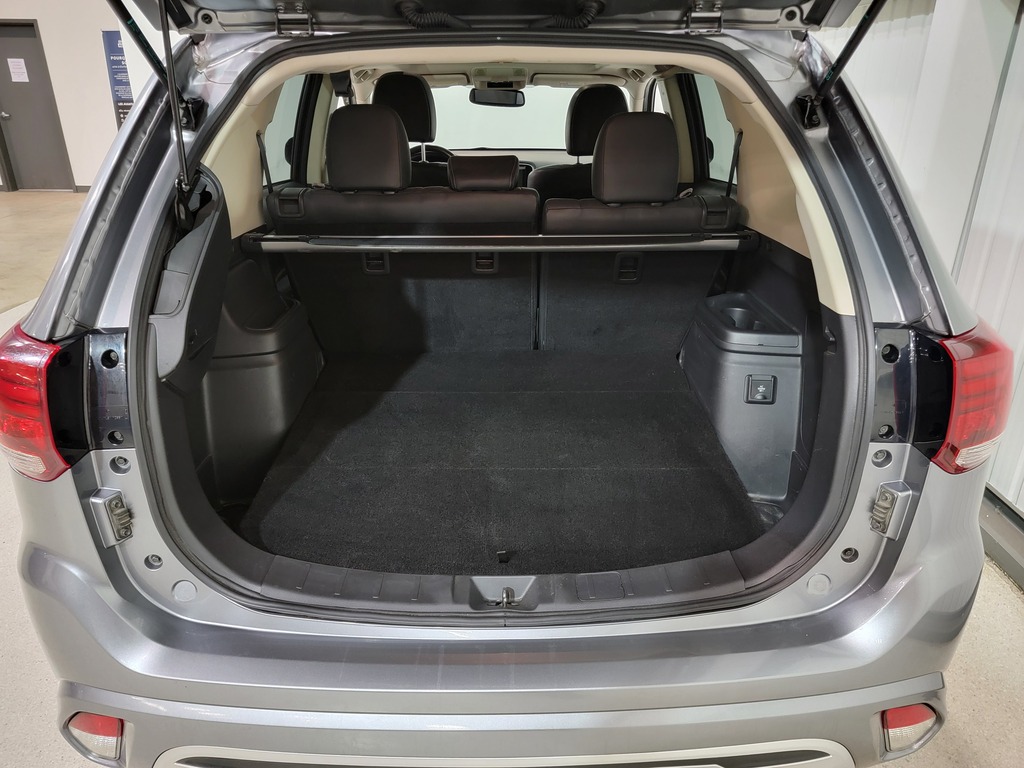 Mitsubishi Outlander PHEV 2022
