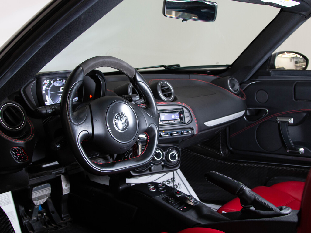 2017 Alfa Romeo 4C Spider SPYDER   CARBON FIBER   18 IN WHEELS, Toronto, Cash
