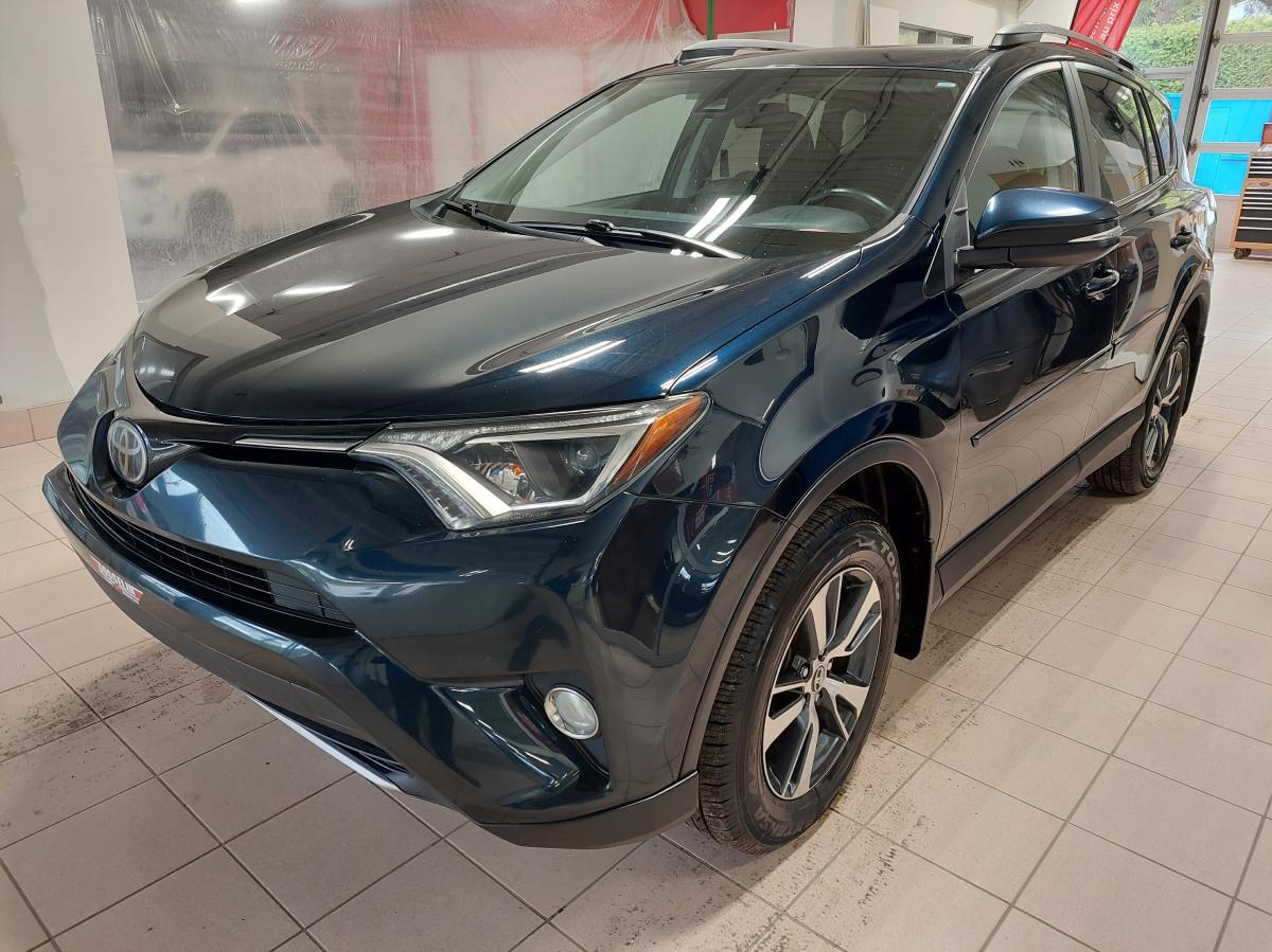 2017 Toyota RAV4 Traction intégrale 4 portes XLE